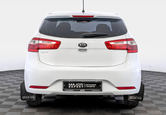 Подержанный автомобиль Kia Rio Hatchback 2014 года (6 фото)