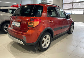 Подержанный автомобиль Suzuki SX4 Hatchback 2008 года (4 фото)