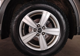 Подержанный автомобиль Toyota RAV4 2017 года (19 фото)