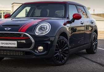 Подержанный автомобиль MINI Clubman Wagon 2017 года (2 фото)