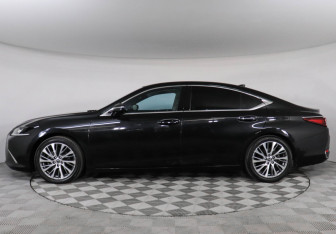 Подержанный автомобиль Lexus ES 2019 года (8 фото)