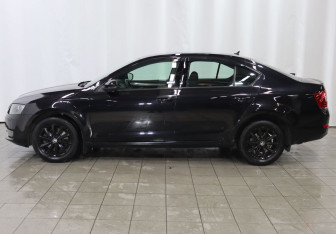 Подержанный автомобиль Skoda Octavia Liftback 2013 года (8 фото)
