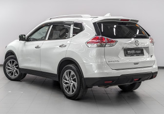 Подержанный автомобиль Nissan X-Trail 2018 года (7 фото)