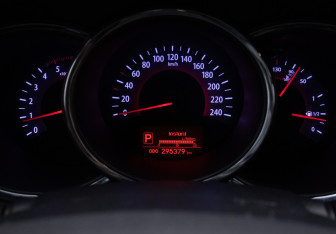 Подержанный автомобиль Kia Sorento 2010 года (12 фото)