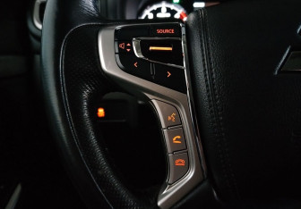 Подержанный автомобиль Mitsubishi Pajero Sport 2018 года (12 фото)