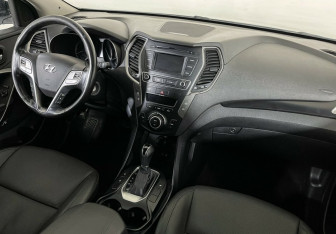 Подержанный автомобиль Hyundai Santa Fe 2017 года (5 фото)