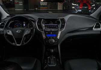 Подержанный автомобиль Hyundai Santa Fe 2012 года (10 фото)
