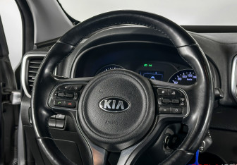 Подержанный автомобиль Kia Sportage 2016 года (15 фото)