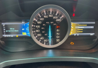 Подержанный автомобиль Ford Explorer 2013 года (15 фото)