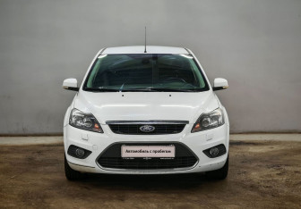 Подержанный автомобиль Ford Focus Hatchback 2010 года (2 фото)