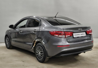 Подержанный автомобиль Kia Rio Sedan 2015 года (7 фото)
