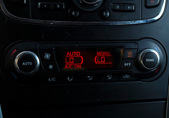 Подержанный автомобиль Ford Mondeo Sedan 2012 года (13 фото)