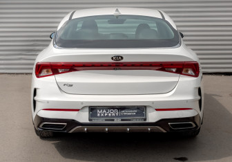 Подержанный автомобиль Kia K5 2021 года (6 фото)