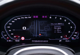 Подержанный автомобиль BMW X5 2018 года (12 фото)