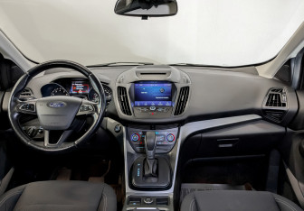 Подержанный автомобиль Ford Kuga 2017 года (15 фото)