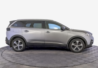 Подержанный автомобиль Peugeot 5008 Suv 2018 года (5 фото)