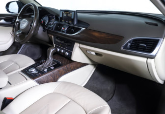 Подержанный автомобиль Audi A6 Sedan 2016 года (10 фото)