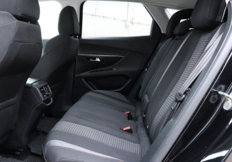 Подержанный автомобиль Peugeot 3008 2019 года (10 фото)