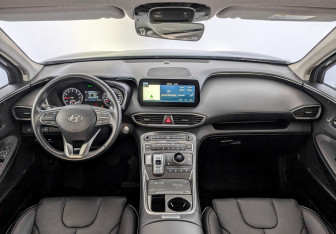 Подержанный автомобиль Hyundai Santa Fe 2023 года (14 фото)