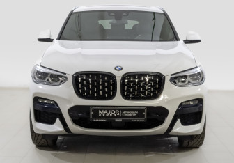 Подержанный автомобиль BMW X4 2020 года (2 фото)