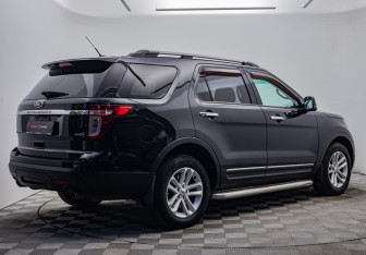 Подержанный автомобиль Ford Explorer 2013 года (5 фото)