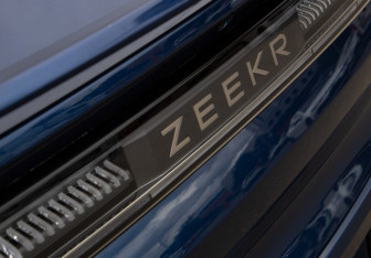 Подержанный автомобиль Zeekr 001 2023 года (33 фото)