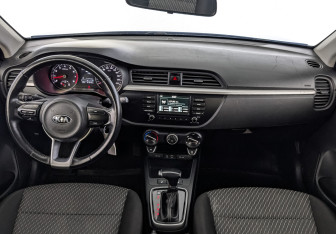 Подержанный автомобиль Kia Rio Hatchback 2020 года (13 фото)