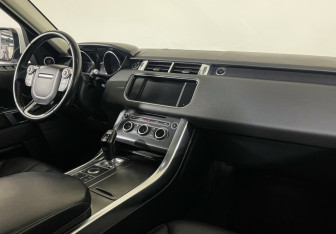 Подержанный автомобиль Land Rover Range Rover Sport 2016 года (9 фото)