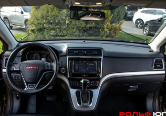 Подержанный автомобиль Haval H6 2018 года (10 фото)