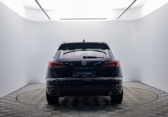 Подержанный автомобиль Volkswagen Touareg 2019 года (6 фото)