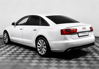 Подержанный автомобиль Audi A6 Sedan 2012 года (7 фото)