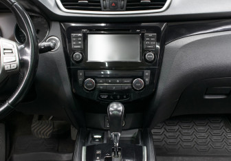 Подержанный автомобиль Nissan Qashqai 2014 года (15 фото)