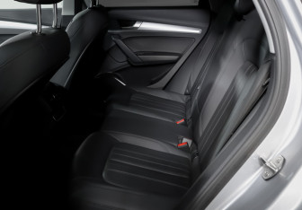 Подержанный автомобиль Audi Q5 2021 года (10 фото)