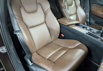 Подержанный автомобиль Volvo XC60 2019 года (21 фото)