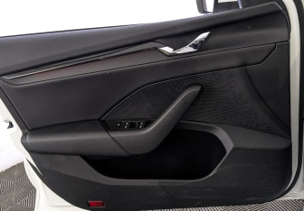 Подержанный автомобиль Skoda Octavia Liftback 2021 года (19 фото)