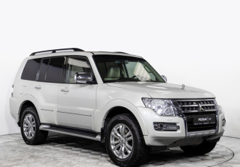 Подержанный автомобиль Mitsubishi Pajero 2019 года (2 фото)