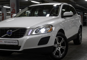 Подержанный автомобиль Volvo XC60 2010 года (20 фото)