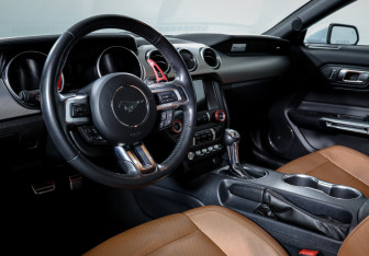 Подержанный автомобиль Ford Mustang Convertible 2021 года (14 фото)