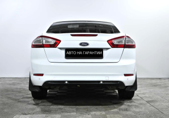 Подержанный автомобиль Ford Mondeo Sedan 2013 года (3 фото)