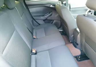 Подержанный автомобиль Ford Focus Hatchback 2015 года (10 фото)