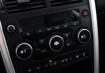 Подержанный автомобиль Land Rover Discovery Sport 2017 года (17 фото)