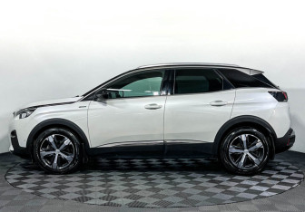 Подержанный автомобиль Peugeot 3008 2018 года (8 фото)