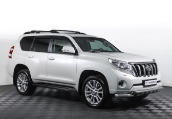 Подержанный автомобиль Toyota Land Cruiser Prado 2015 года (3 фото)