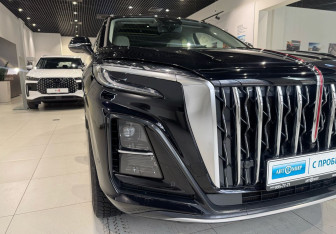Подержанный автомобиль Hongqi HS3 2024 года (8 фото)
