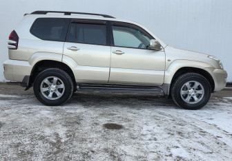Подержанный автомобиль Toyota Land Cruiser Prado 2006 года (4 фото)