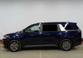 Подержанный автомобиль Kia Carnival 2021 года (8 фото)