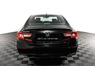 Подержанный автомобиль Honda Accord Sedan 2020 года (6 фото)