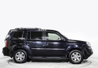 Подержанный автомобиль Honda Pilot 2012 года (4 фото)