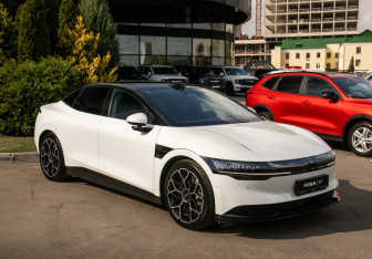 Подержанный автомобиль Zeekr 007 2024 года (2 фото)
