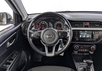 Подержанный автомобиль Kia Rio Hatchback 2019 года (22 фото)